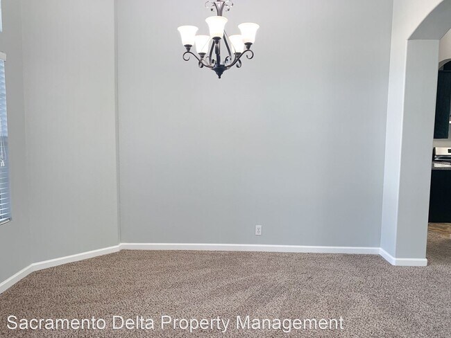 Building Photo - 4 br, 2 bath House - 9560 Snowy Spring Circle