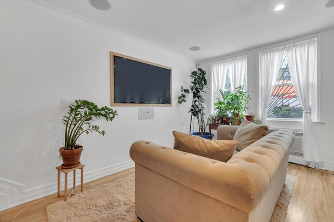 Living Room - 153 Jefferson Ave