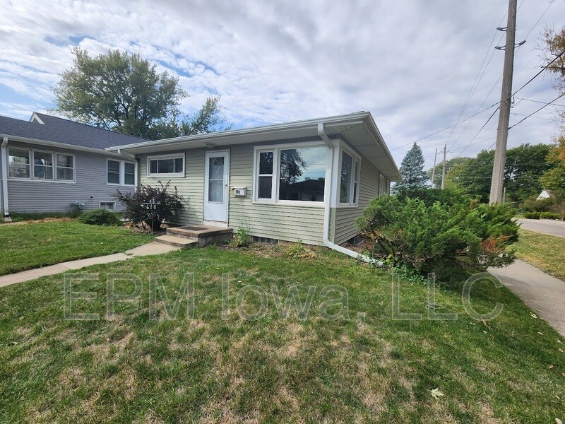 Primary Photo - 600 Evergreen Ave