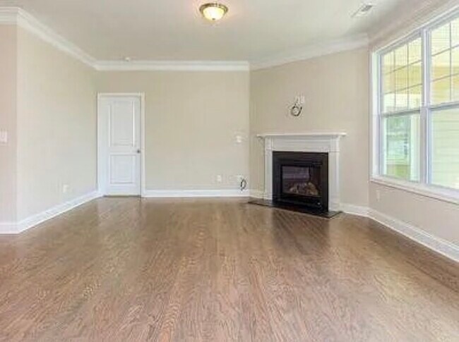 Foto del edificio - 507 Nouvelle Dr