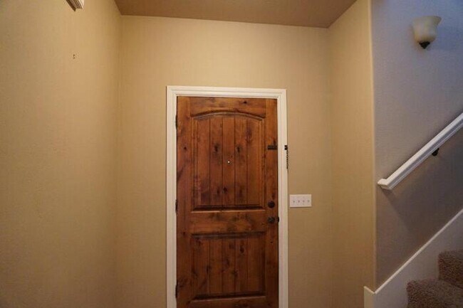 Foto del edificio - 4 Bed 2 Bath 2 Car Duplex in the Oxford Park Addition in Edmond