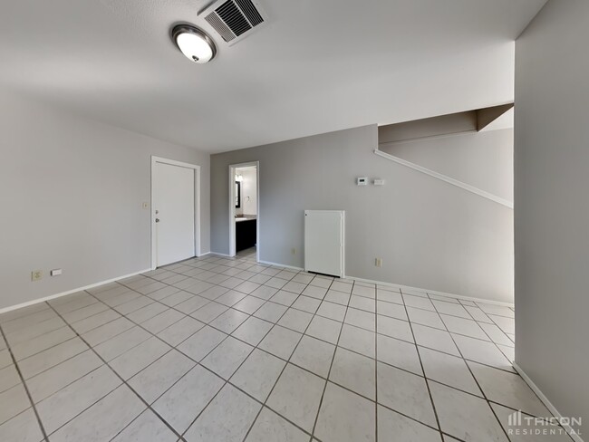 Building Photo - 1872 Little John Way Brentwood CA