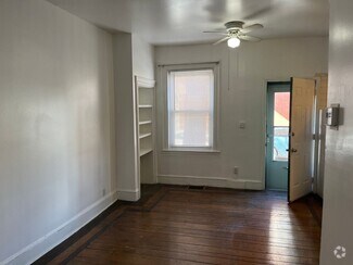 Building Photo - 2620 Poplar St