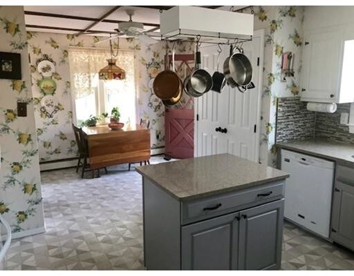 Foto del edificio - 595 Pond St