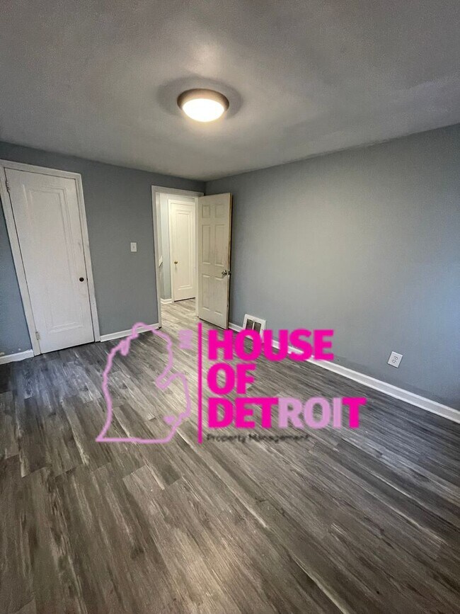 Foto del edificio - 3 BEDROOM | 1 BATH | FREE PRE SCREEN