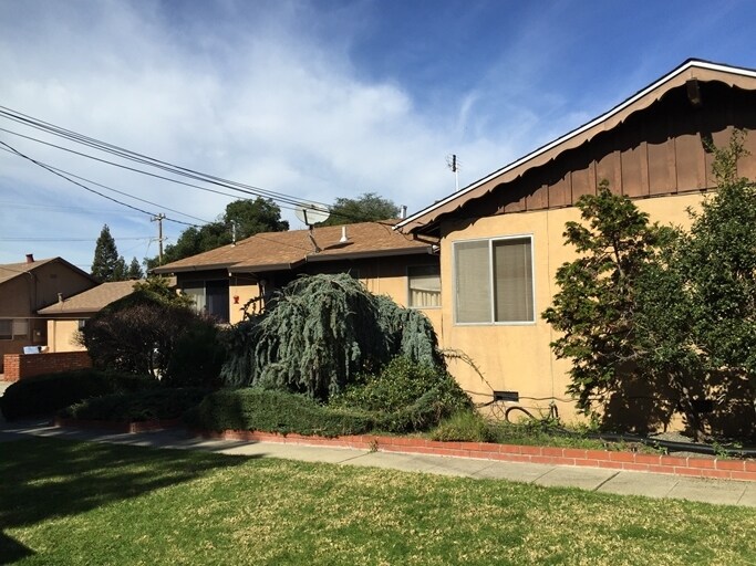 Primary Photo - Forest Duplexes