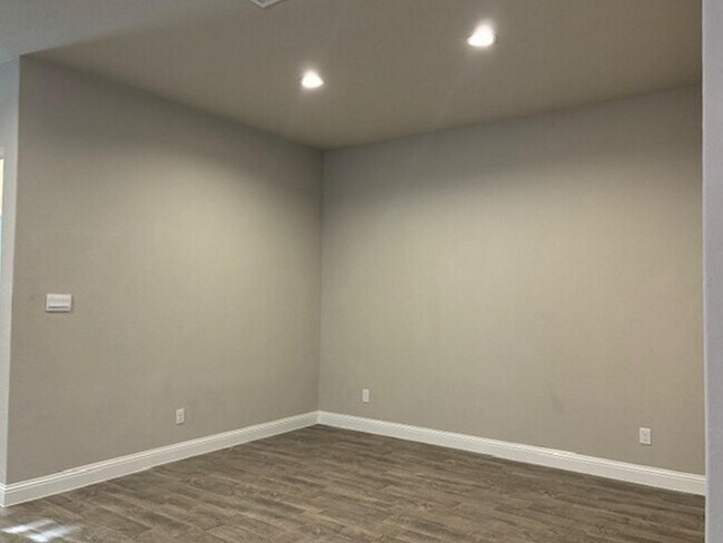 Foto del edificio - 1017 Greencove Dr