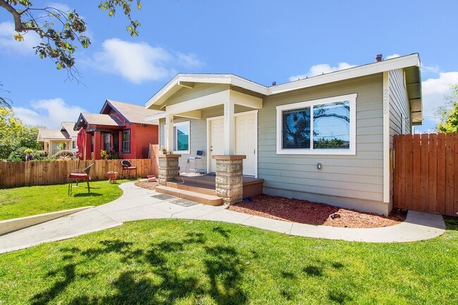 Photo - Olive Avenue Triplex Apartment