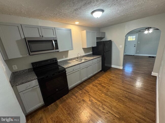 Foto del edificio - 124 Chandler Ct