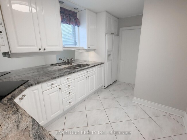 Building Photo - 3 Davies Crescent