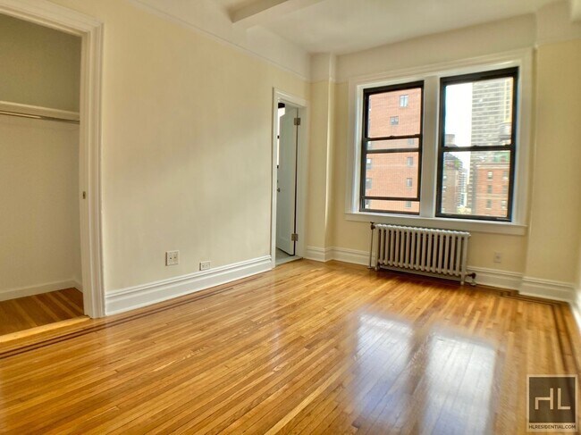 Foto del edificio - EAST 92 STREET