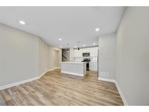 Building Photo - 10530 Weston Wy N
