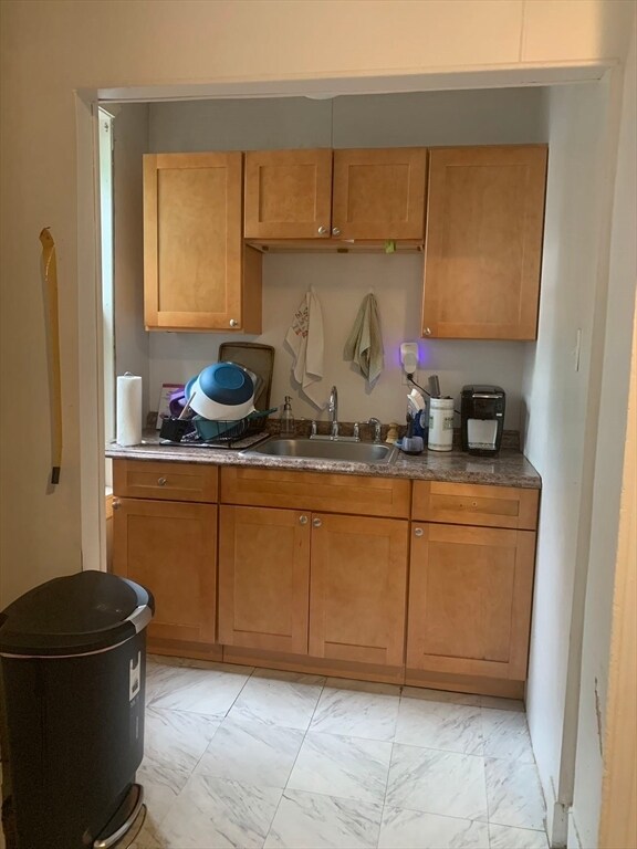 Foto del edificio - 32 E Cottage St