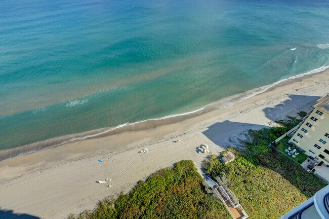 Building Photo - 250 S Ocean Blvd