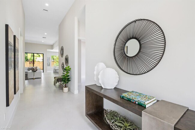 Foto del edificio - 3 br, 3 bath House - 1914 NE 20th Ave