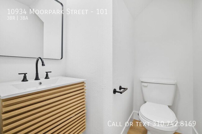 Foto del edificio - 10934 Moorpark St