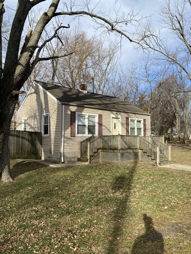 810 E Wilson Ave, Peoria Heights, IL 61616 House Rental in Peoria