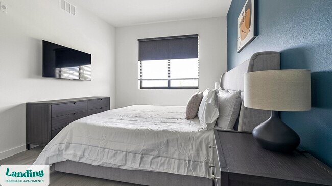 Foto del edificio - 7301 Lake Bank Lp