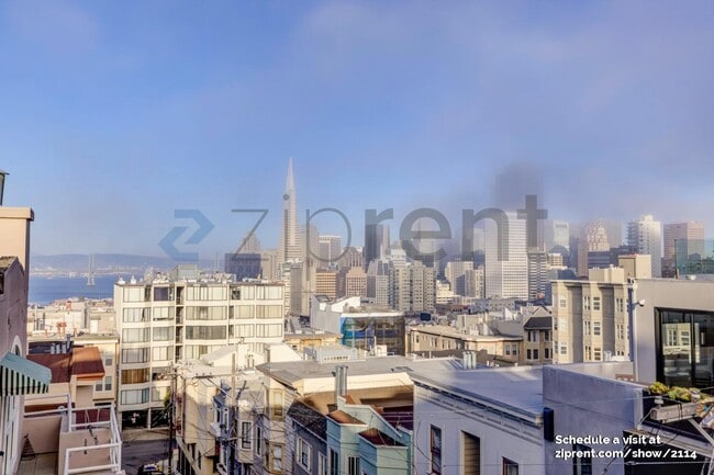 Building Photo - 66 Bernard St