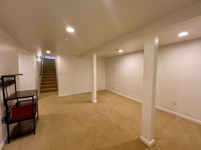 Foto del edificio - Cozy 1 bedroom with Kitchenette available now! - $1,700/mo