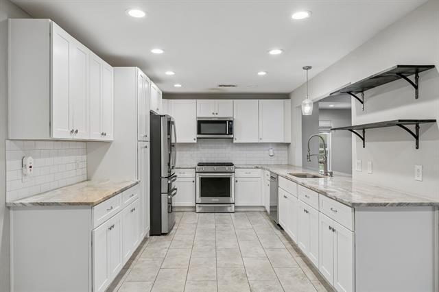 Building Photo - 10215 Dale Crest Dr