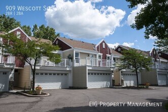 Building Photo - 909 Wescott Square