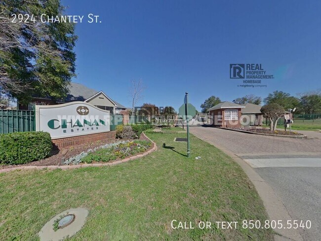 Foto del edificio - 2924 Chantey St