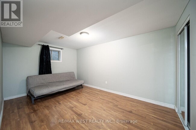 Building Photo - 2534 Palisander Ave