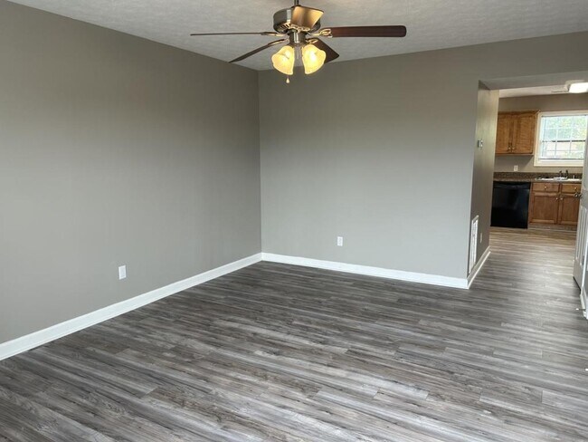 Foto del edificio - 125 Bon Aire Ave