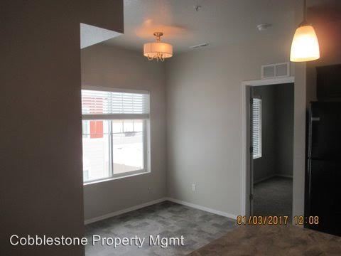 Building Photo - 1663 N Madderlake Ave