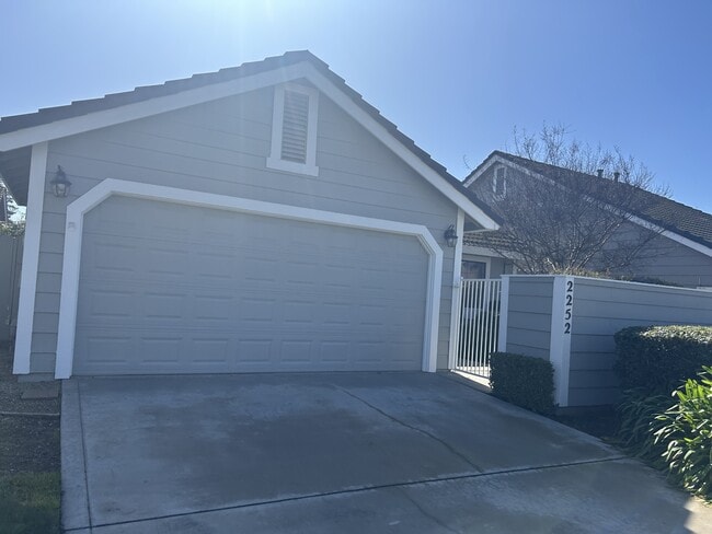 Building Photo - 2252 Southport Ln