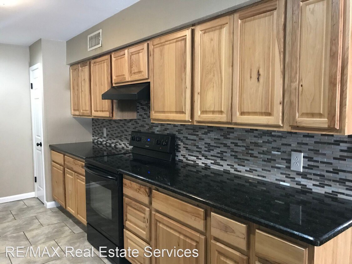 Primary Photo - 2 br, 2 bath House - 1157 McDaniel Drive
