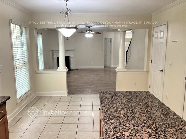 Foto del edificio - 478 Commons Park Ln