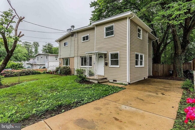 Building Photo - SINGLE FAMILY HOME