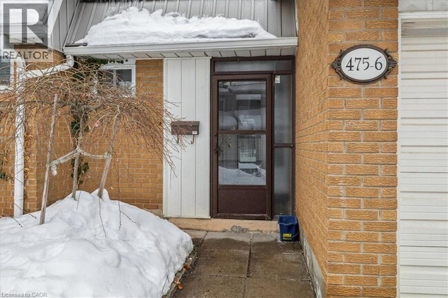 Building Photo - 475 Woodview Rd