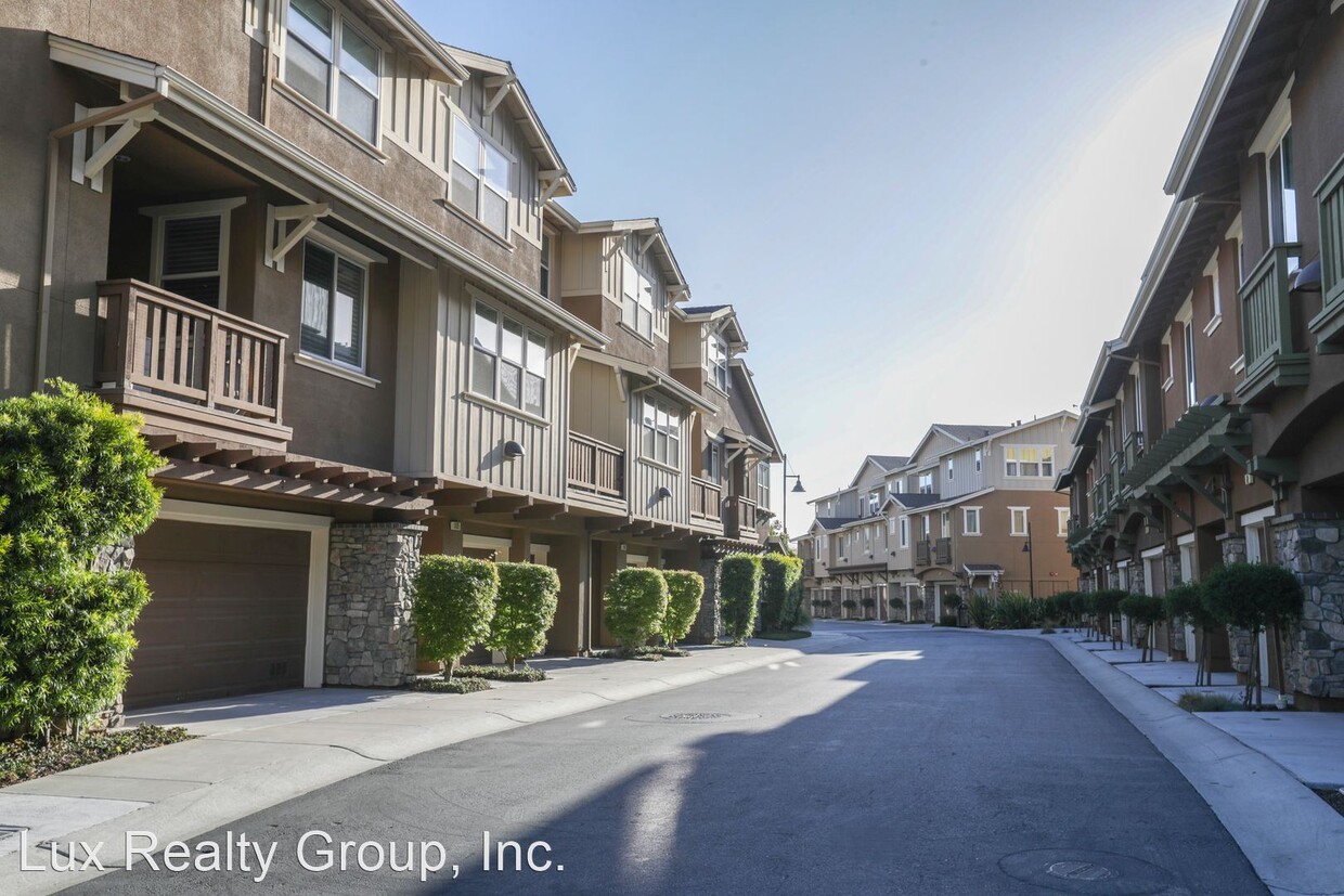 Primary Photo - 4 br, 4 bath House - 128 Diamond Cove Terr...