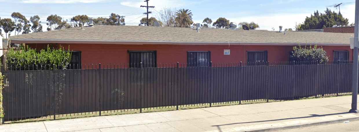 Primary Photo - 10108 S Figueroa St