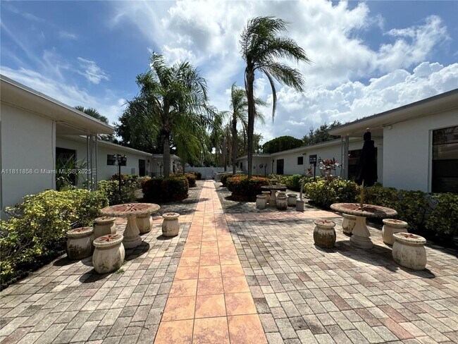 Foto del edificio - 2231 NE 170th St