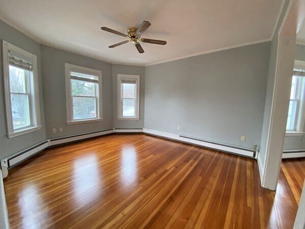 Primary Photo - 79 Mystic St