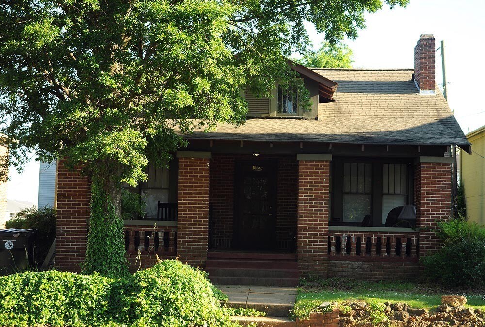 Primary Photo - 1309 &amp; 1309 1/2 Riverside Drive
