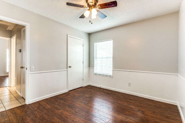 Cozy 3BR Located in Arlington! - Cozy 3BR Located in Arlington! Apartment
