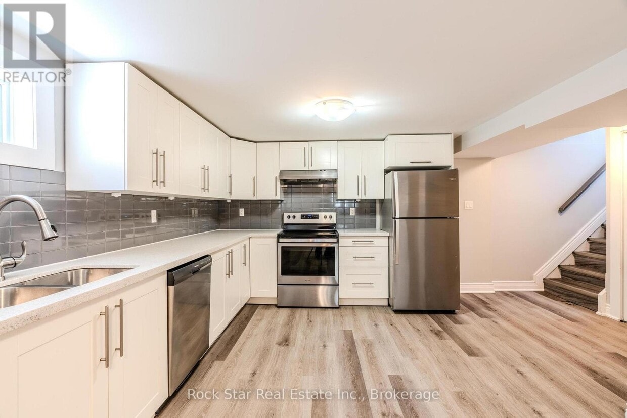 Photo principale - 543 E 27th St