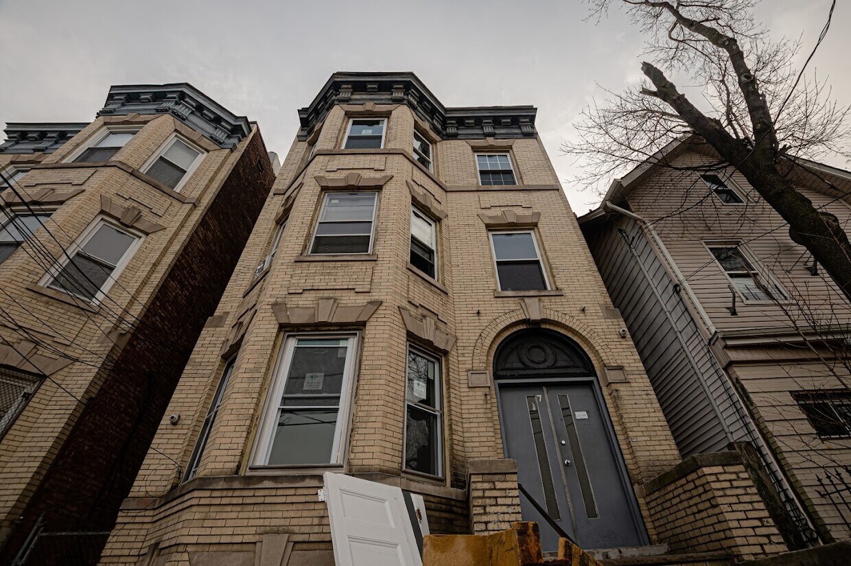 Foto principal - 7 Myrtle Ave