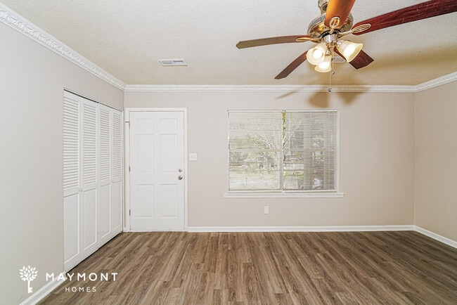 Building Photo - 77 Oakwood St