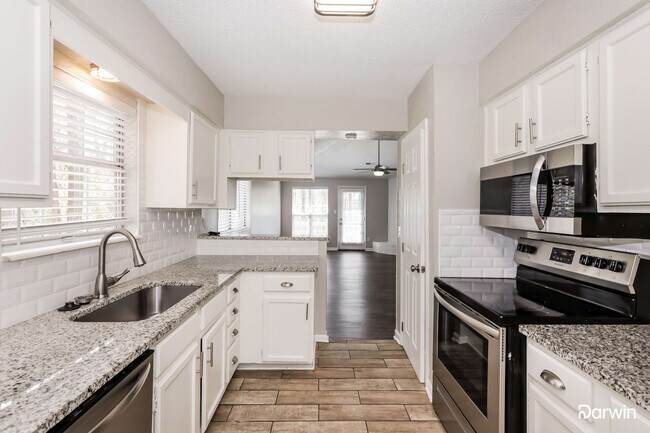 Building Photo - 9001 Louvaine Drive, Charlotte, NC 28227