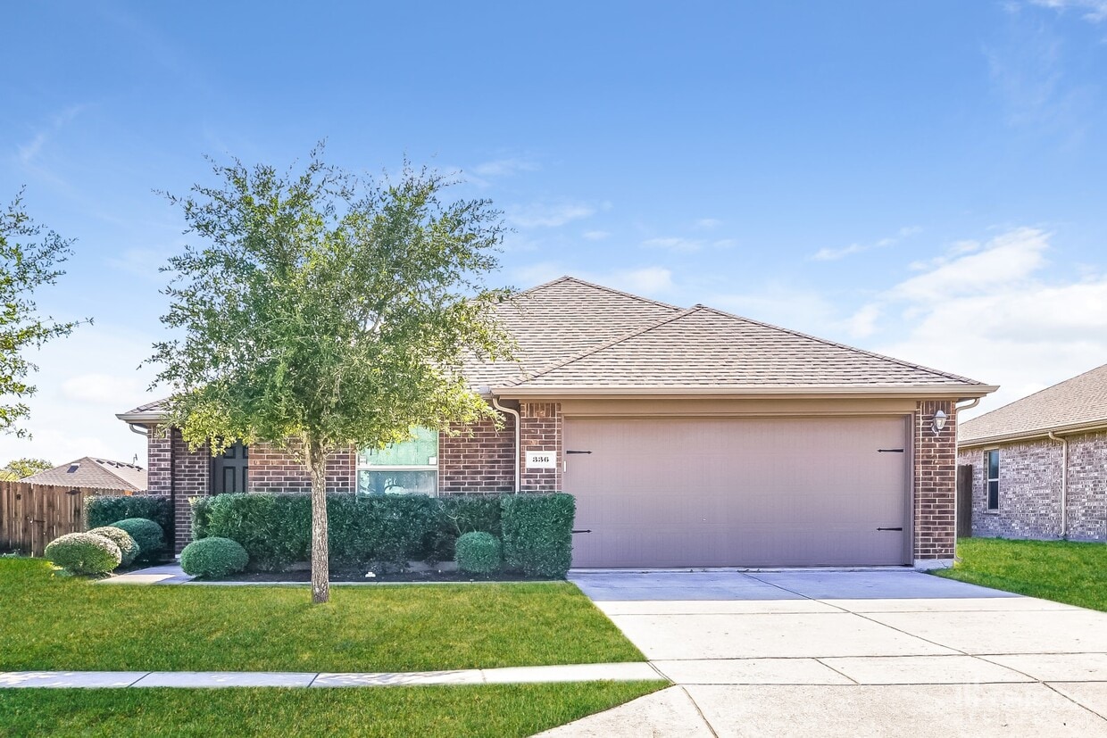 Primary Photo - 336 Carlyle St