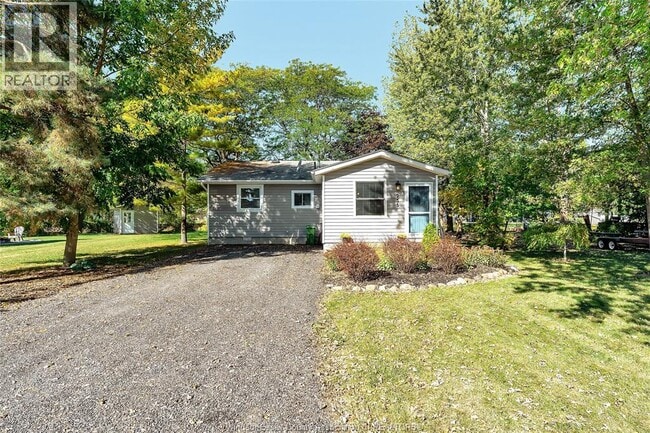 Photo du bâtiment - 255 Edward Rd