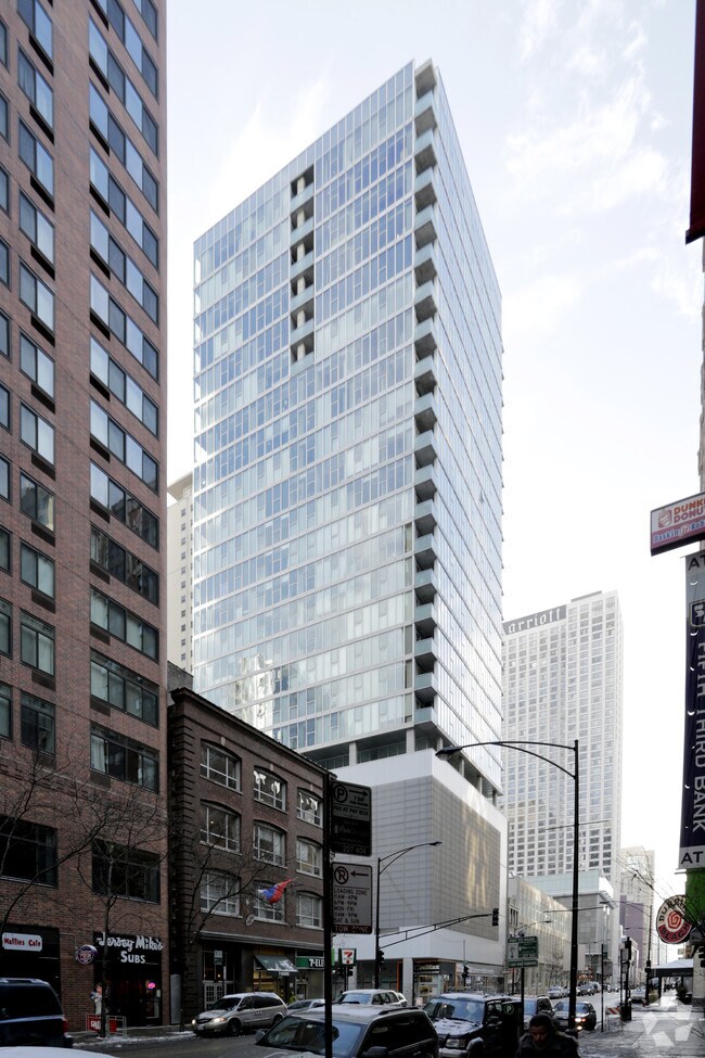 Building Photo - 550 N Saint Clair St