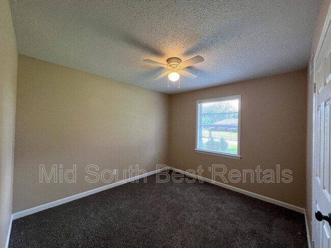 Building Photo - 3508 Boeingshire Dr
