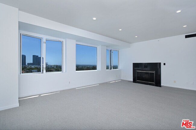 Building Photo - 10520 Wilshire Blvd